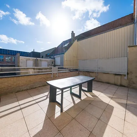 Flat In Ostend Near The Seafront, Cleaning Included Апартаменты *