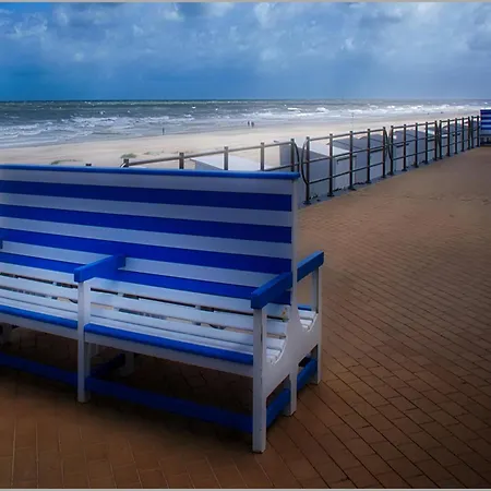 Flat In Ostend Near The Seafront, Cleaning Included Апартаменты *